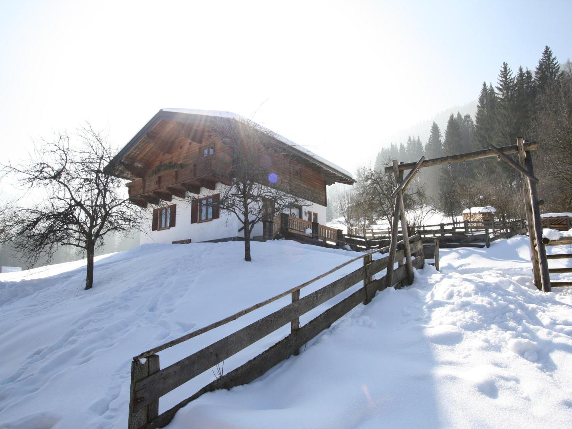 Charming Holiday Home In H Ttau With Barbecue Hüttau Kültér fotó